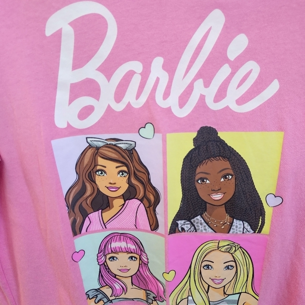 😊3/$12 Barbie Pink Graphic T-Shirt, Like New! - Picture 3 of 9